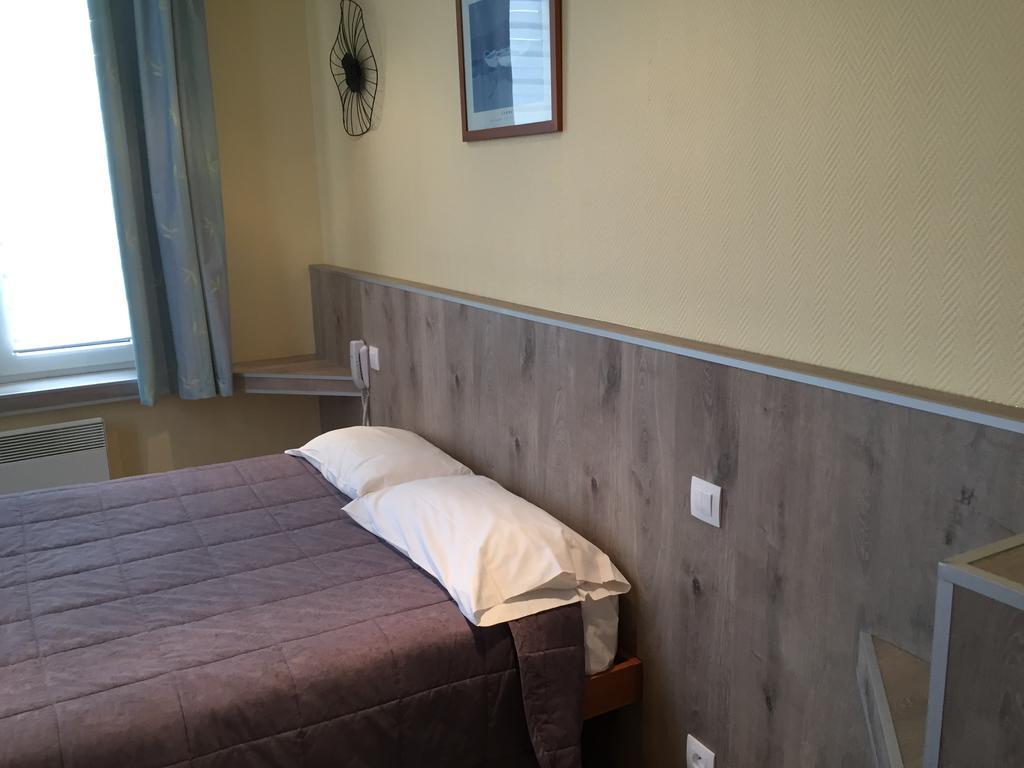Hotel & Restaurant Le Cardinal Poix-de-Picardie Экстерьер фото